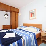With A Parking Space - 7145 Apartment Rovinj